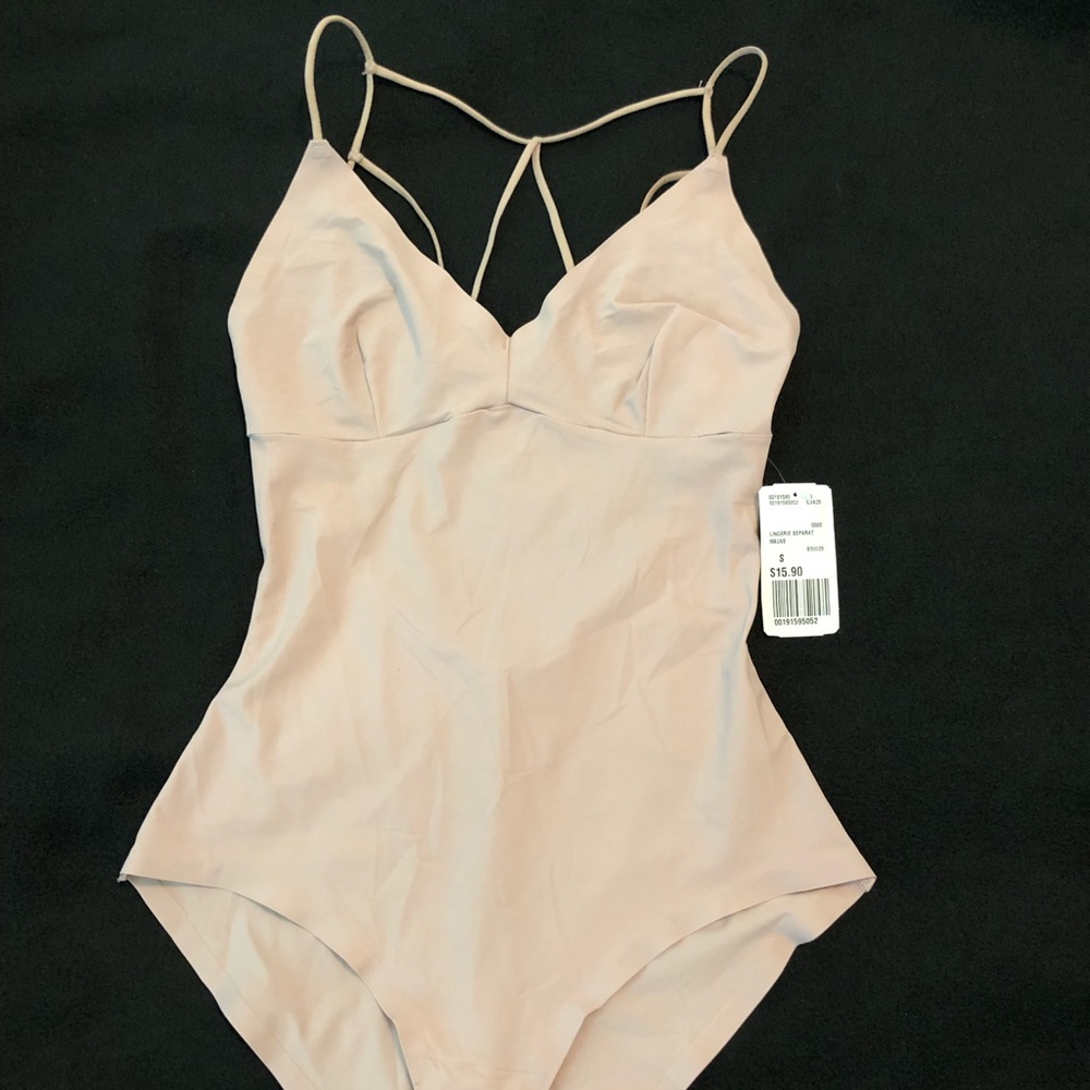 **NEW** Forever 21 Camisole Size Small 💟